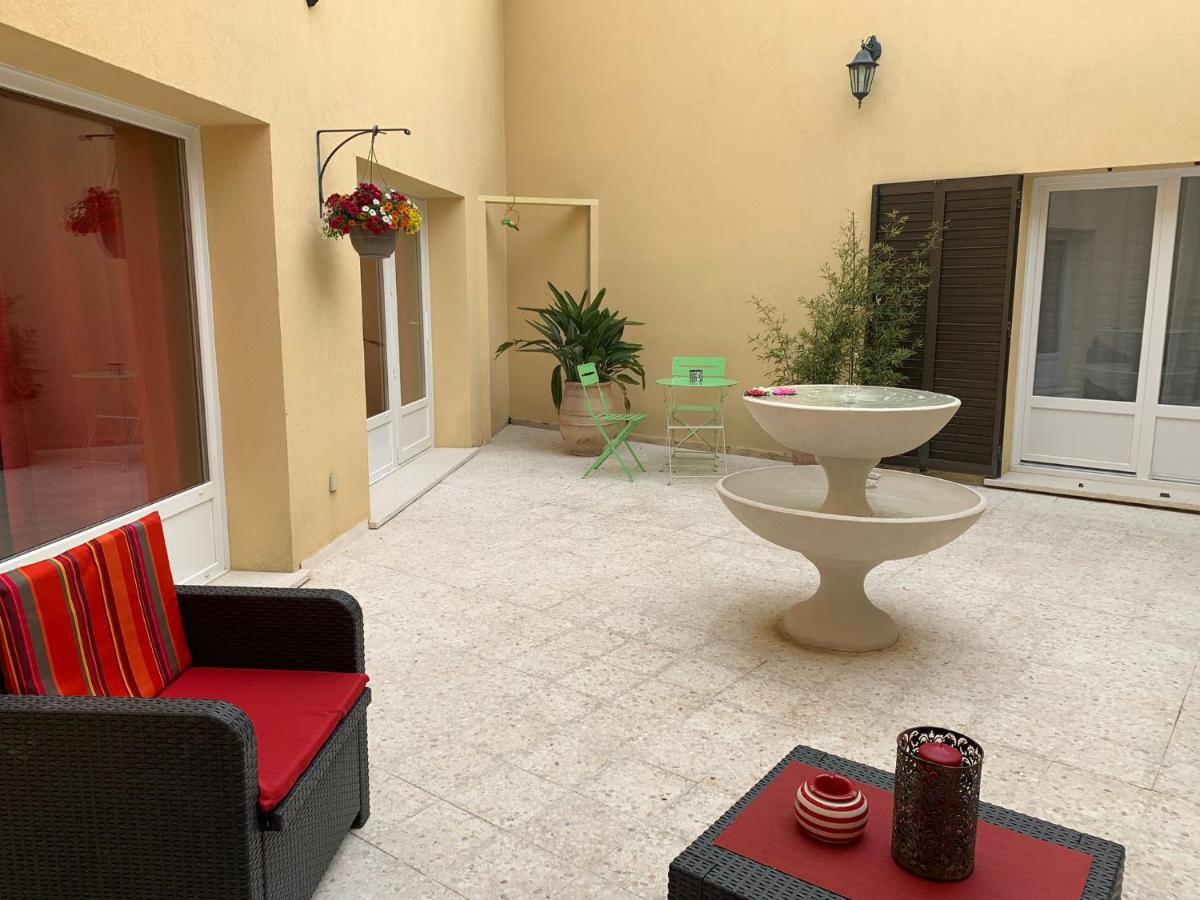 Le Patio Apartamento Sarrians Exterior foto